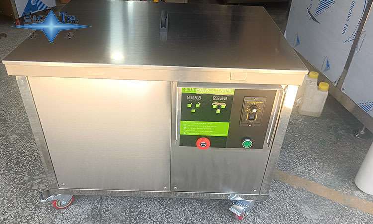 超聲波清洗機(jī)廠家｜潔泰：每天花費(fèi)半小時手工除垢？換它，泡一泡就干凈